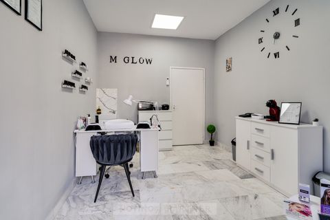 M GLOW