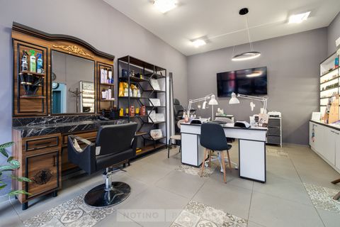 Banana Barber Shop