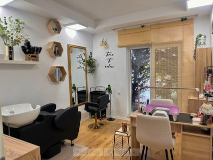 Brow-n Studio
