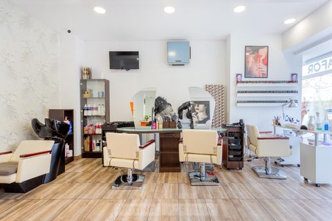 Salon Glossy