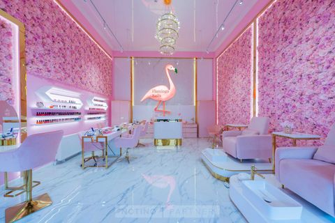 Flamingo Nails & Beauty