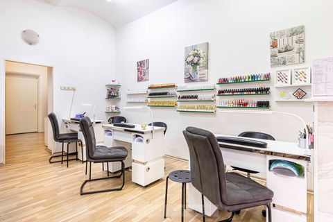 Aha! Beauty Salon