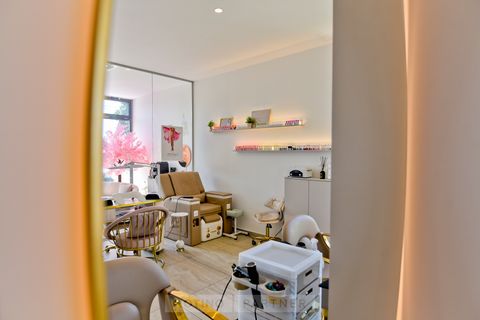 SABRINA STRIJA BEAUTY & SPA