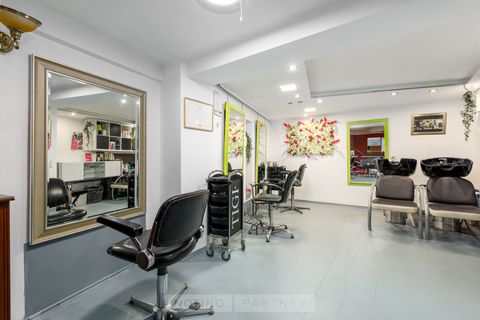 Gábor Hair Salon & Café Bar