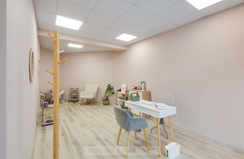 Nail room by Iv Tsankova