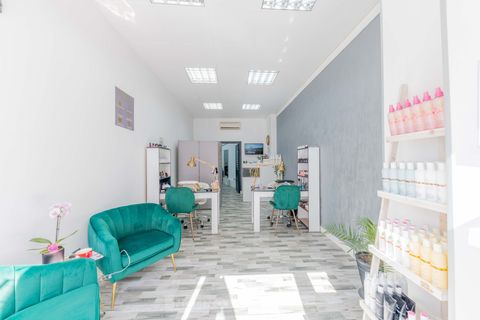 IOANA STĂNESCU
The Nail & Foot Lab
Luxury Care • Natural Cosmetics